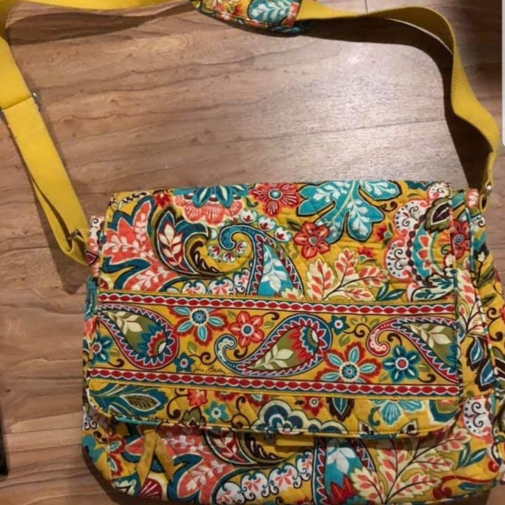 Vera Bradley Messenger bG